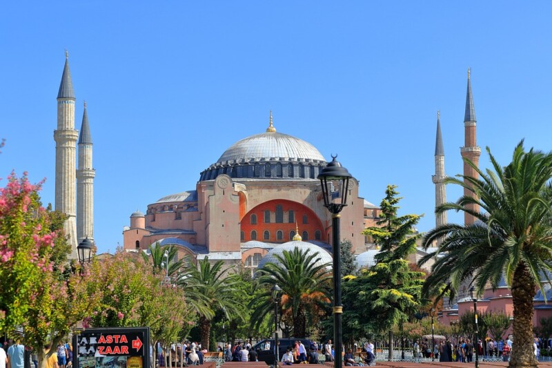Uhrzeit Türkei an der Hagia Sofia in Istanbul